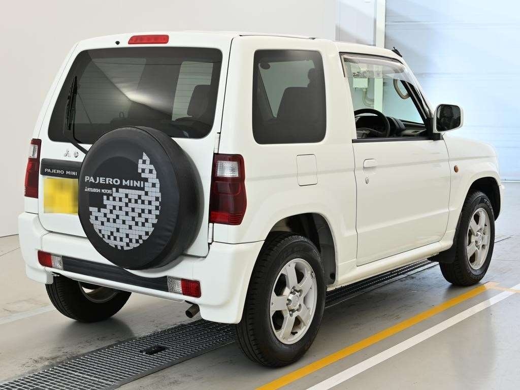 MITSUBISHI PAJERO MINI