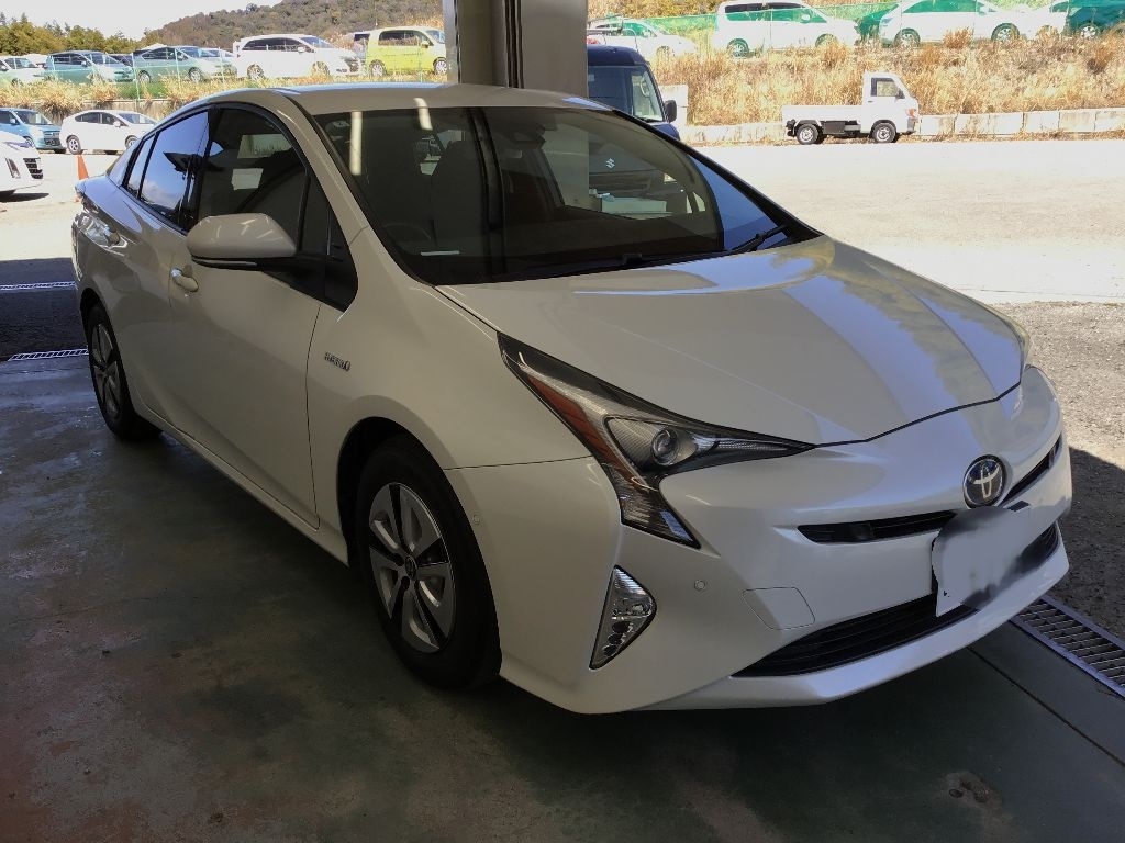 TOYOTA PRIUS