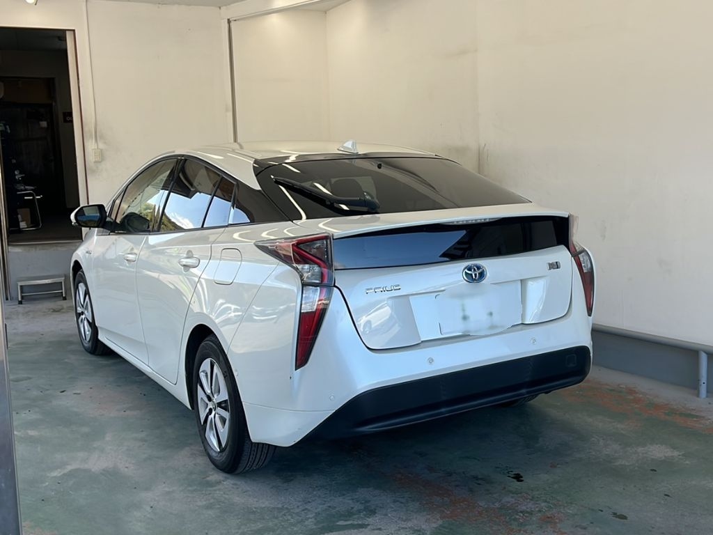 TOYOTA PRIUS