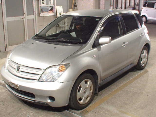 TOYOTA IST