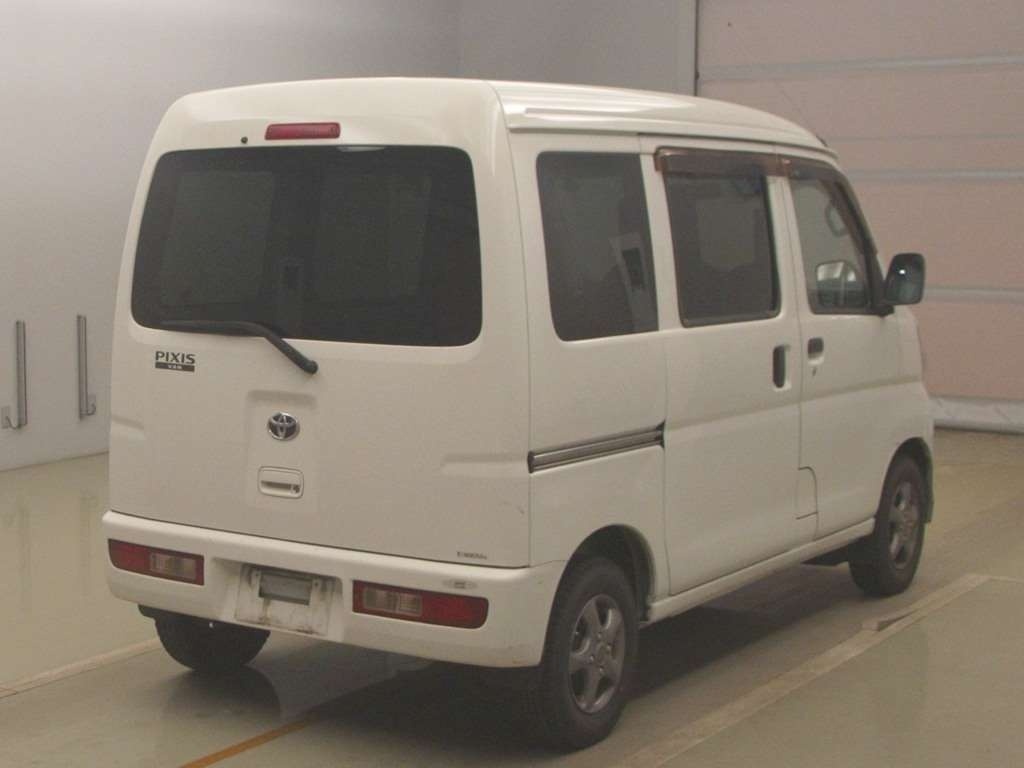 TOYOTA PIXIS VAN