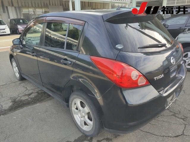 NISSAN TIIDA