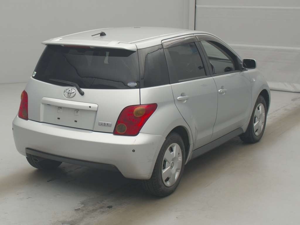 TOYOTA IST