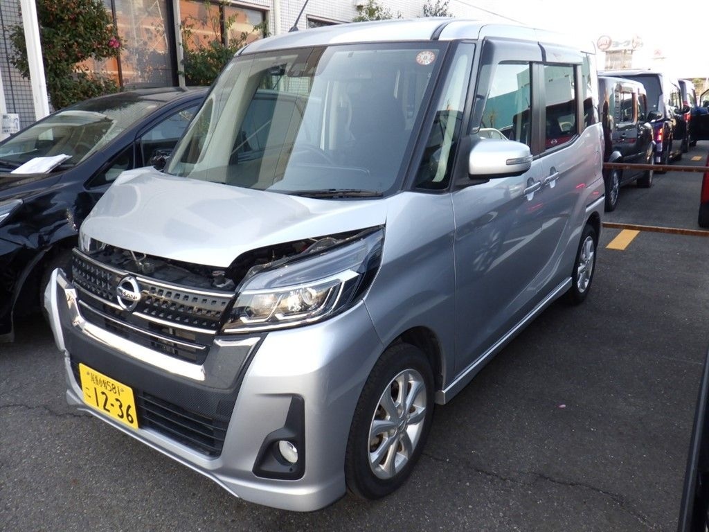 NISSAN DAYZ ROOX