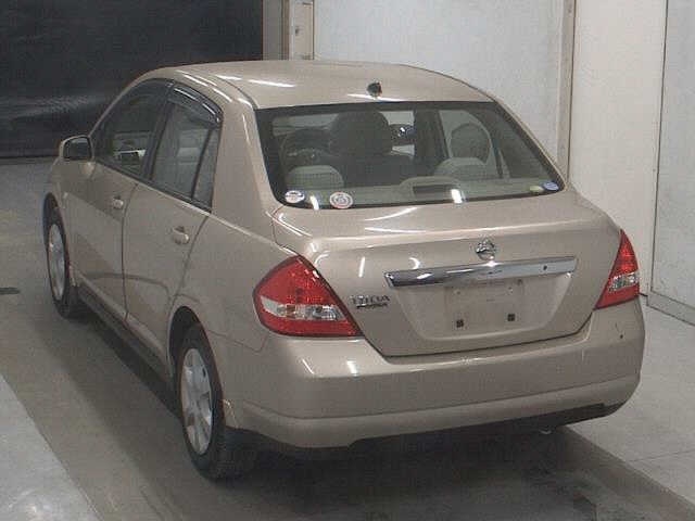 NISSAN TIIDA LATIO