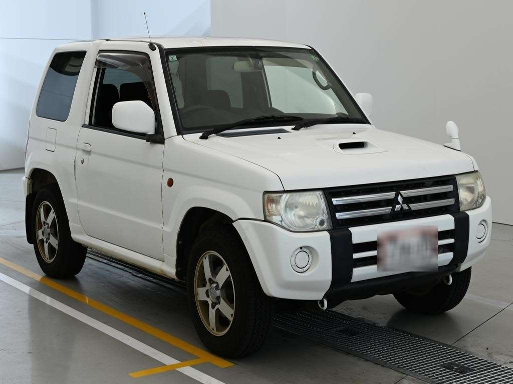 MITSUBISHI PAJERO MINI