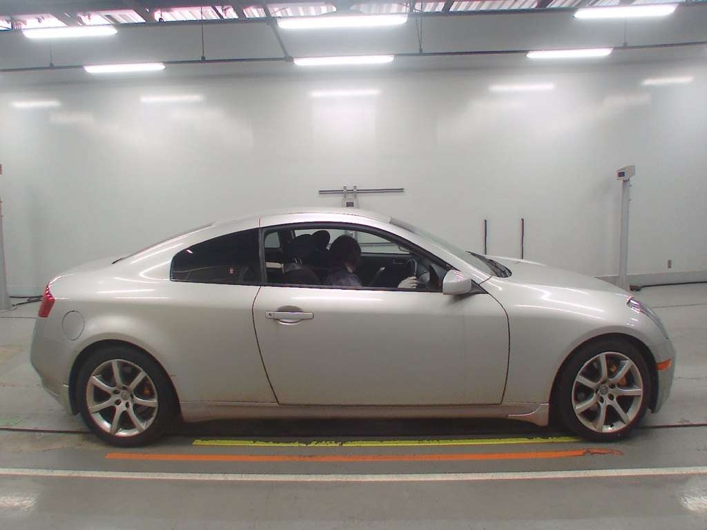 NISSAN SKYLINE