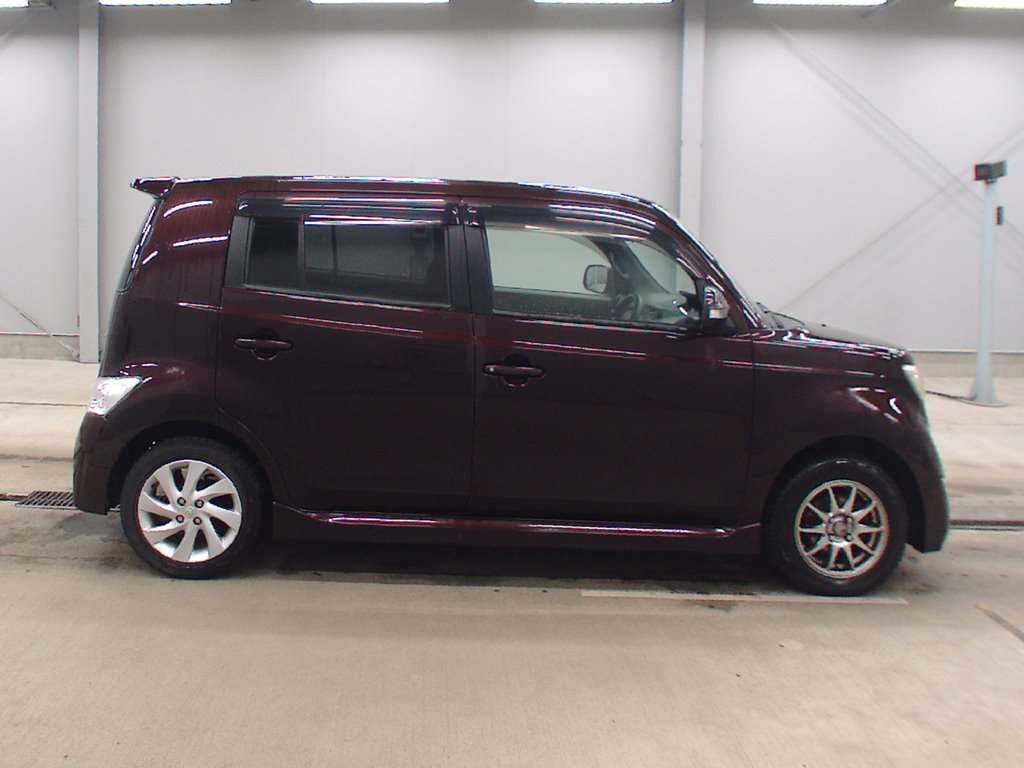TOYOTA BB