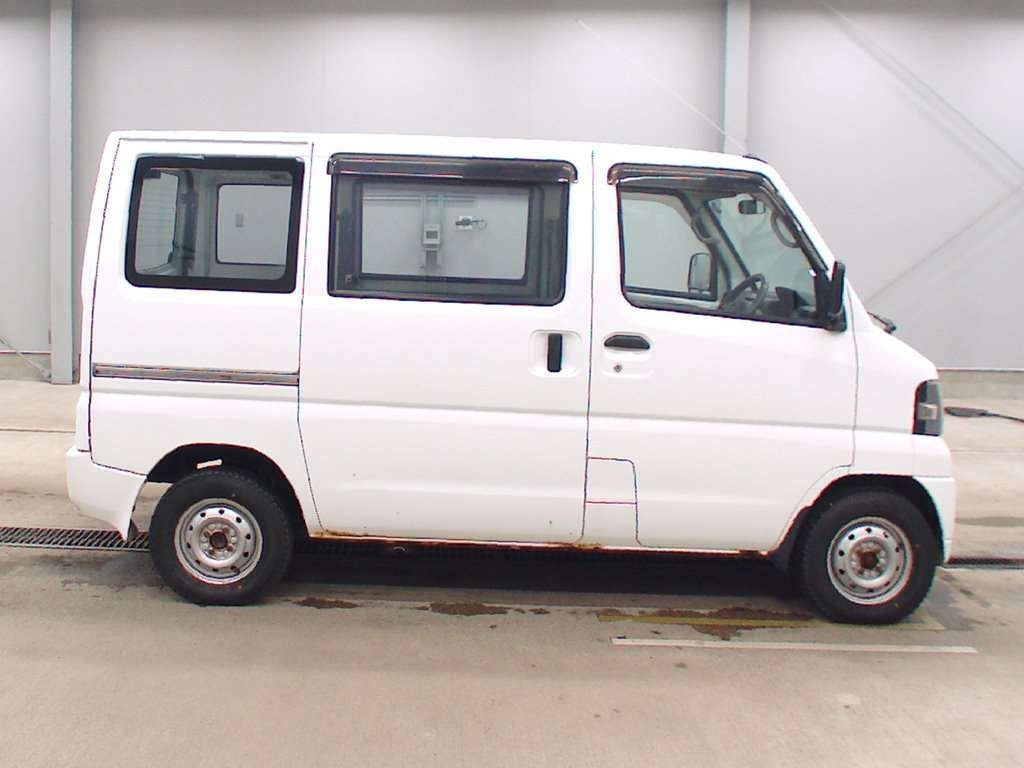 NISSAN CLIPPER