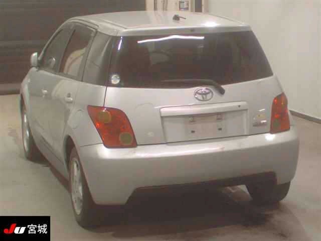 TOYOTA IST