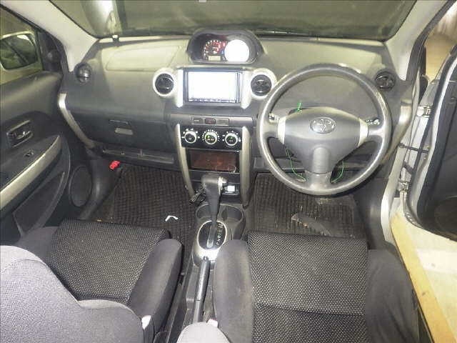 TOYOTA IST