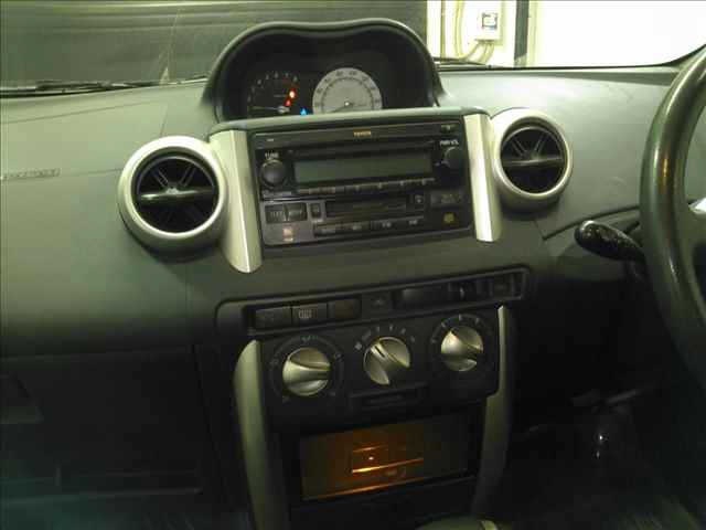 TOYOTA IST