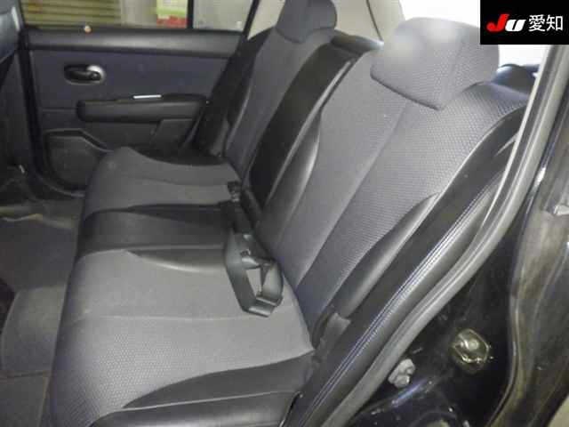NISSAN TIIDA