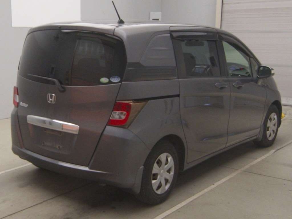 HONDA FREED SPIKE