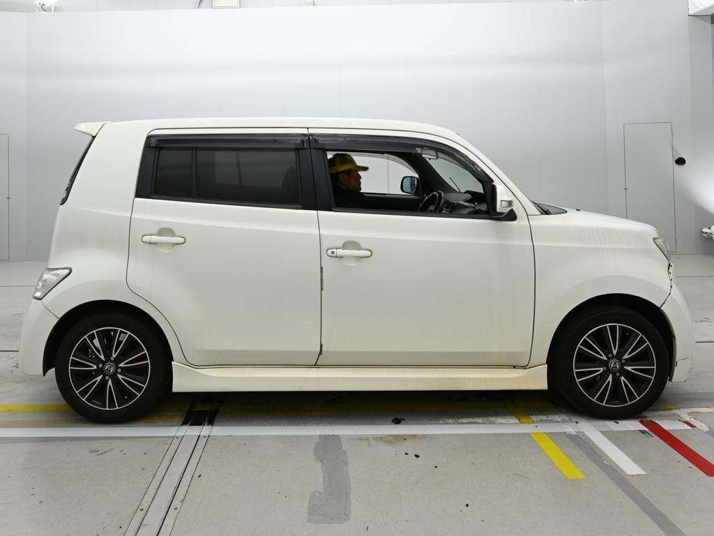 TOYOTA BB