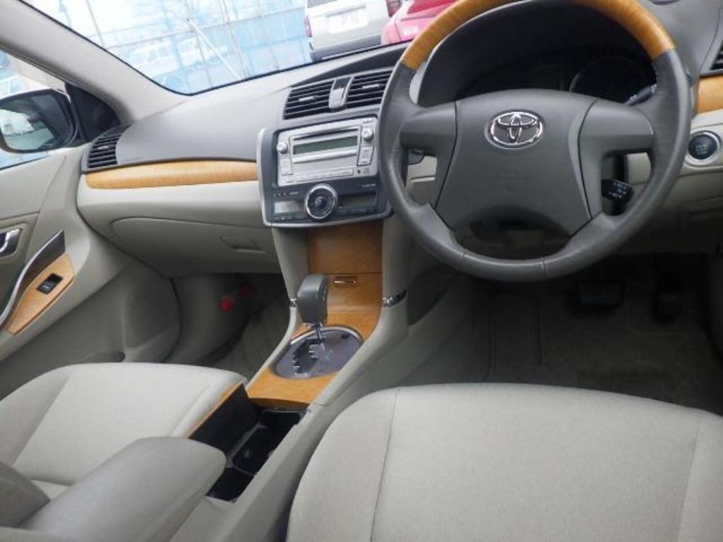 TOYOTA PREMIO