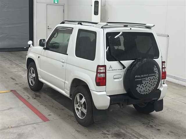 MITSUBISHI PAJERO MINI