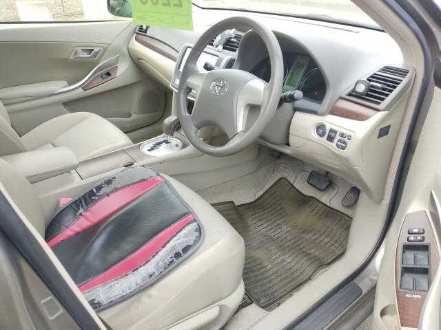 TOYOTA PREMIO