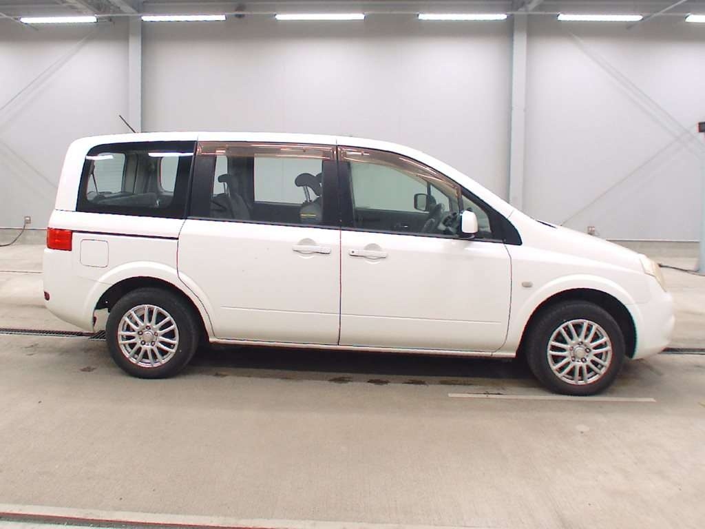 NISSAN LAFESTA