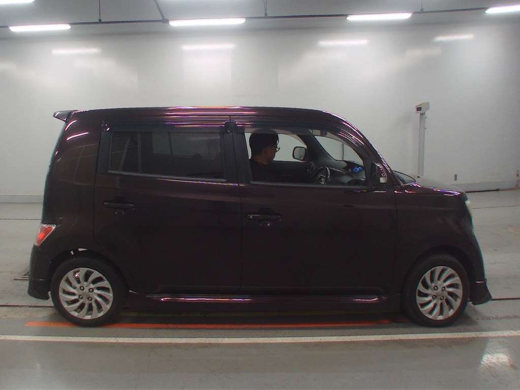 TOYOTA BB