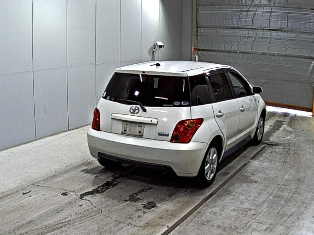 TOYOTA IST