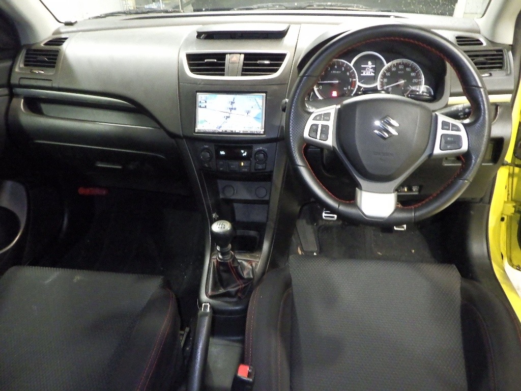 SUZUKI SWIFT