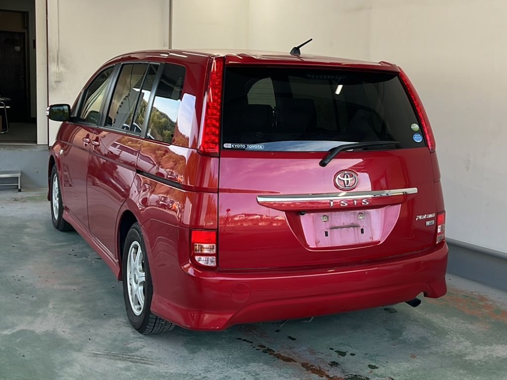 TOYOTA ISIS