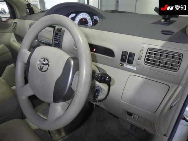 TOYOTA RAUM