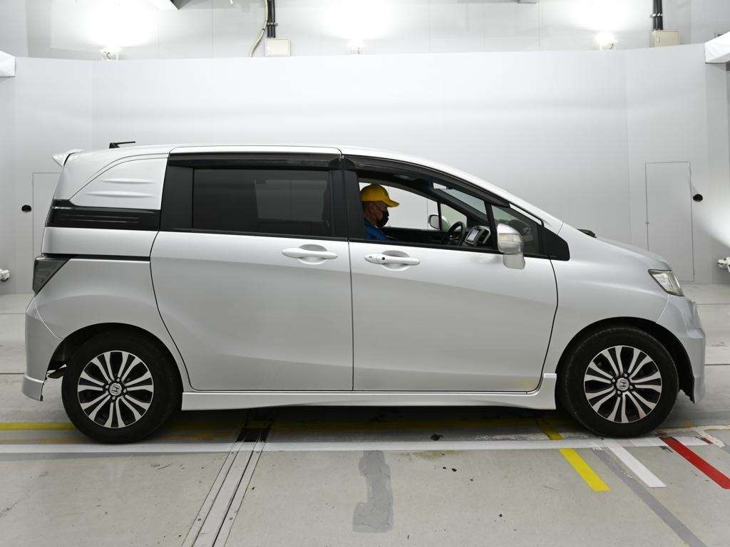 HONDA FREED SPIKE
