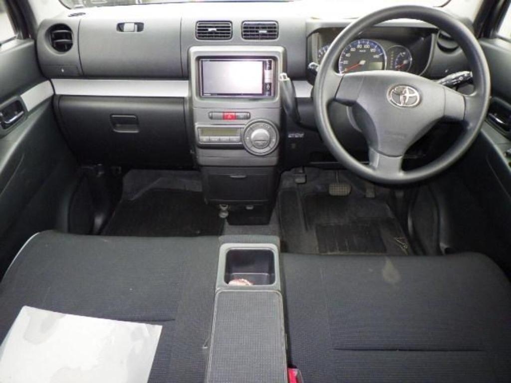 TOYOTA PIXIS SPACE