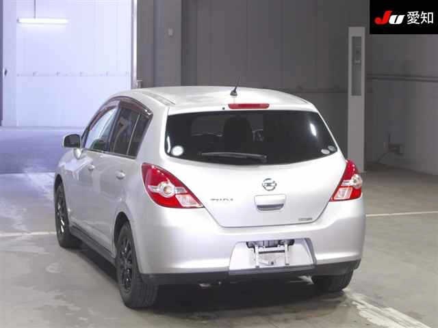 NISSAN TIIDA