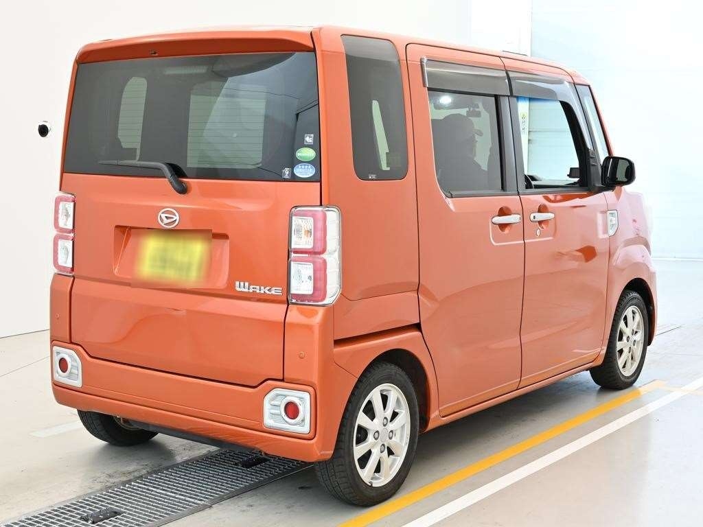 DAIHATSU WAKE