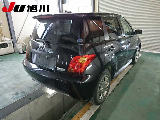 TOYOTA IST