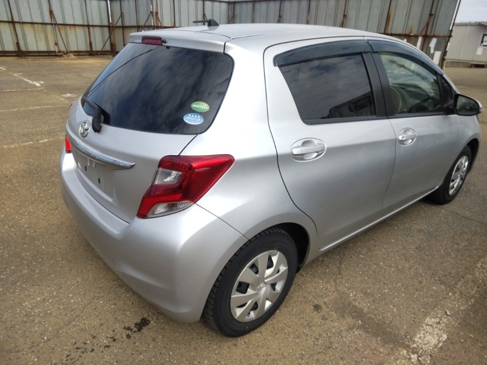 TOYOTA VITZ
