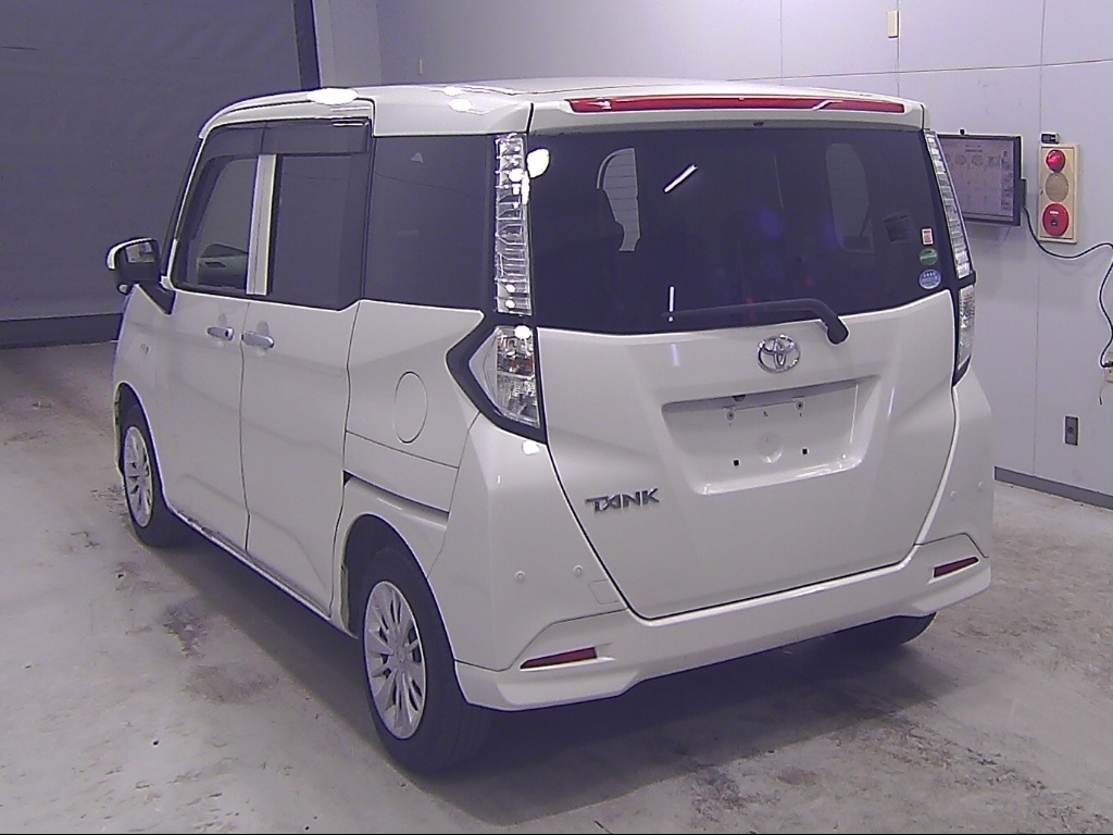 TOYOTA TANK