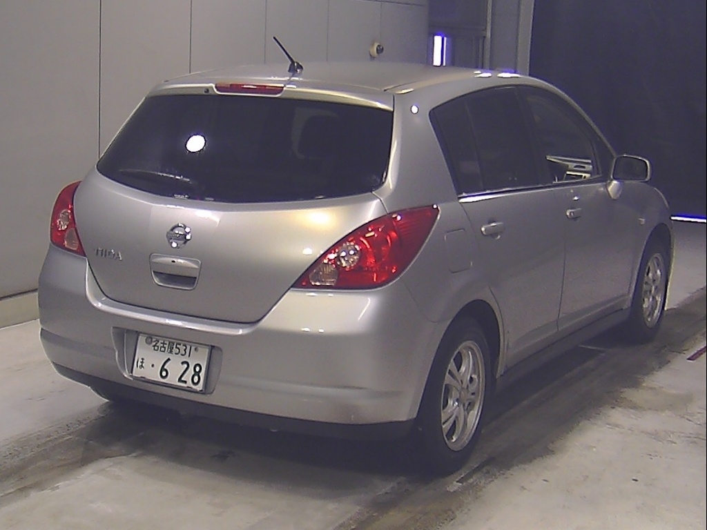 NISSAN TIIDA