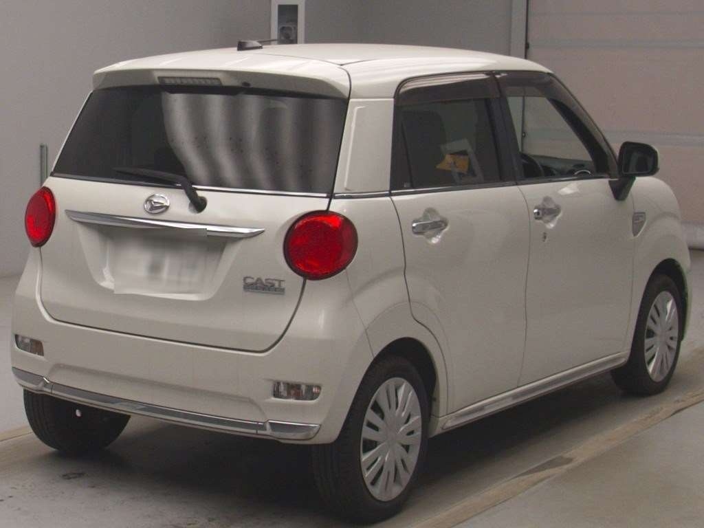 DAIHATSU CAST