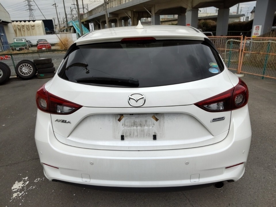 MAZDA AXELA