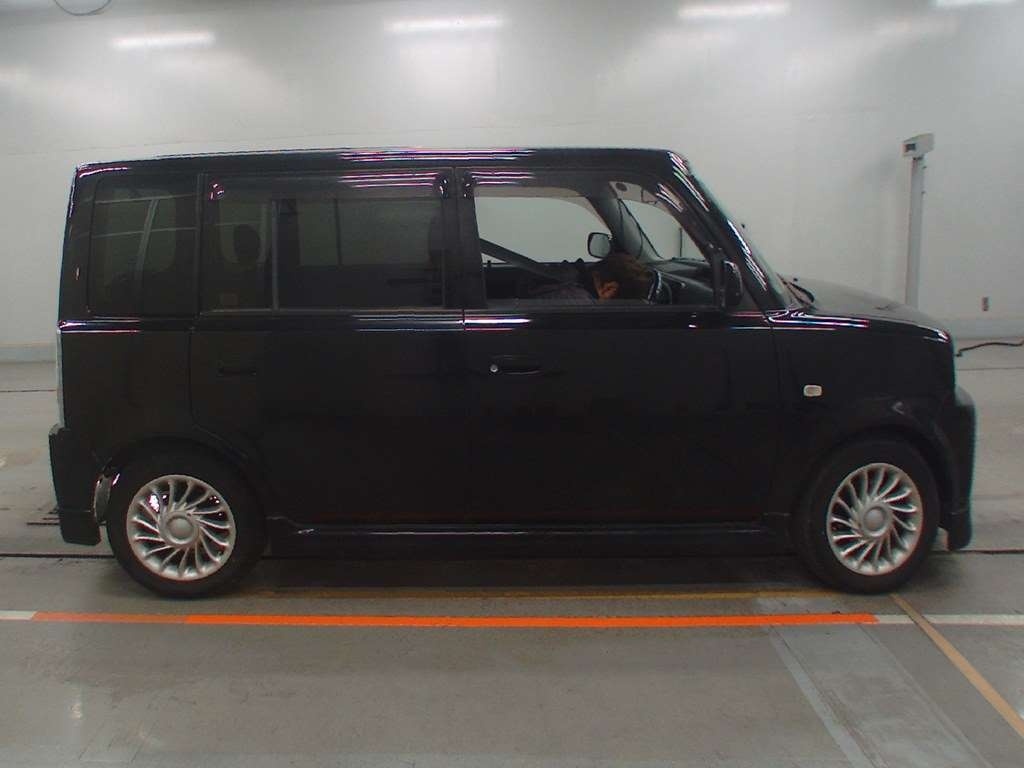 TOYOTA BB