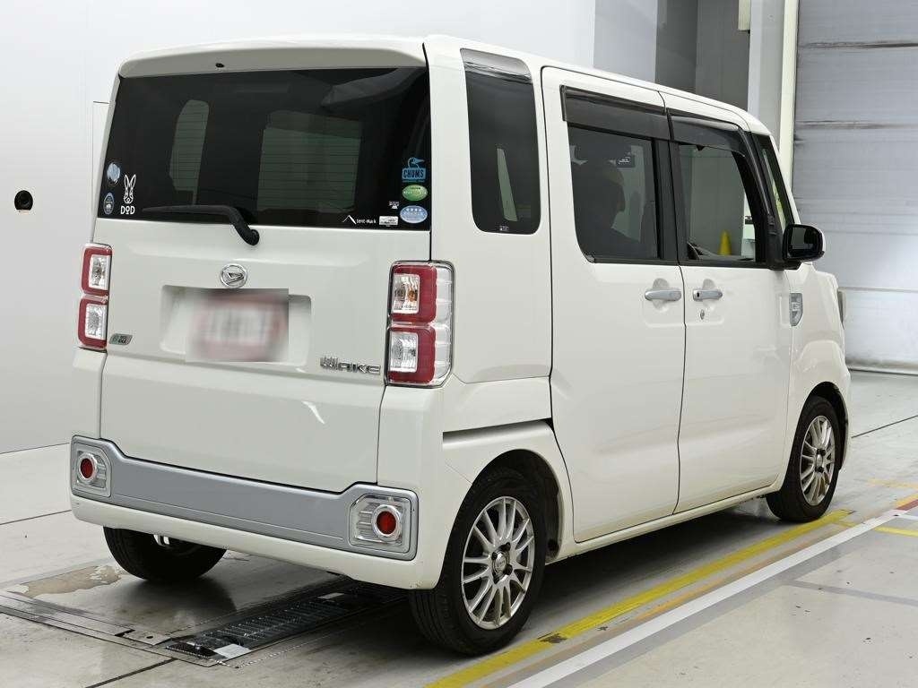 DAIHATSU WAKE