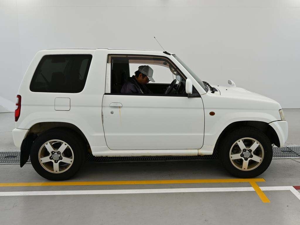 MITSUBISHI PAJERO MINI