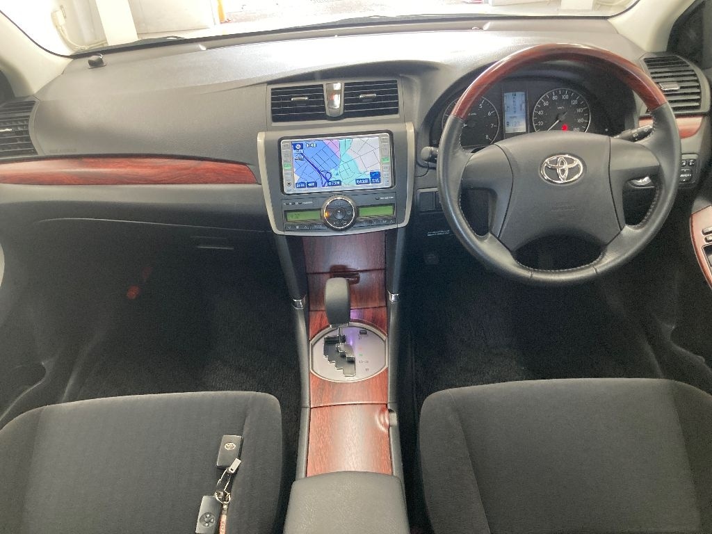 TOYOTA PREMIO