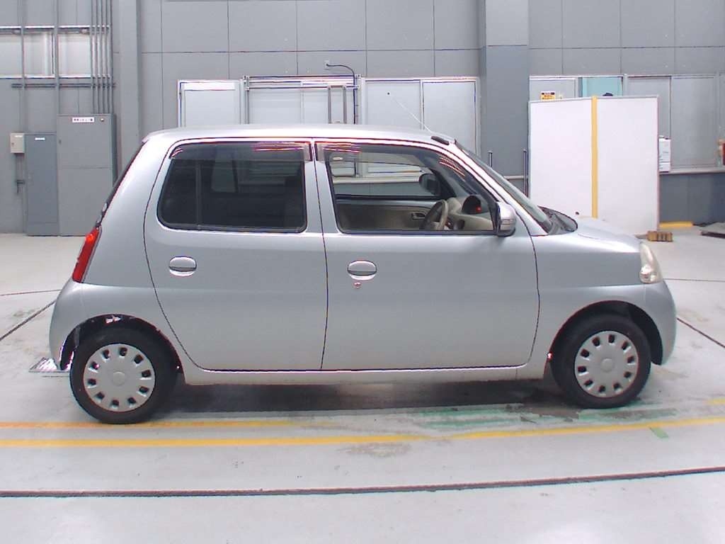 DAIHATSU ESSE