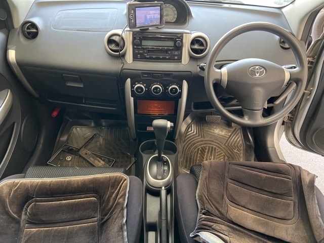 TOYOTA IST