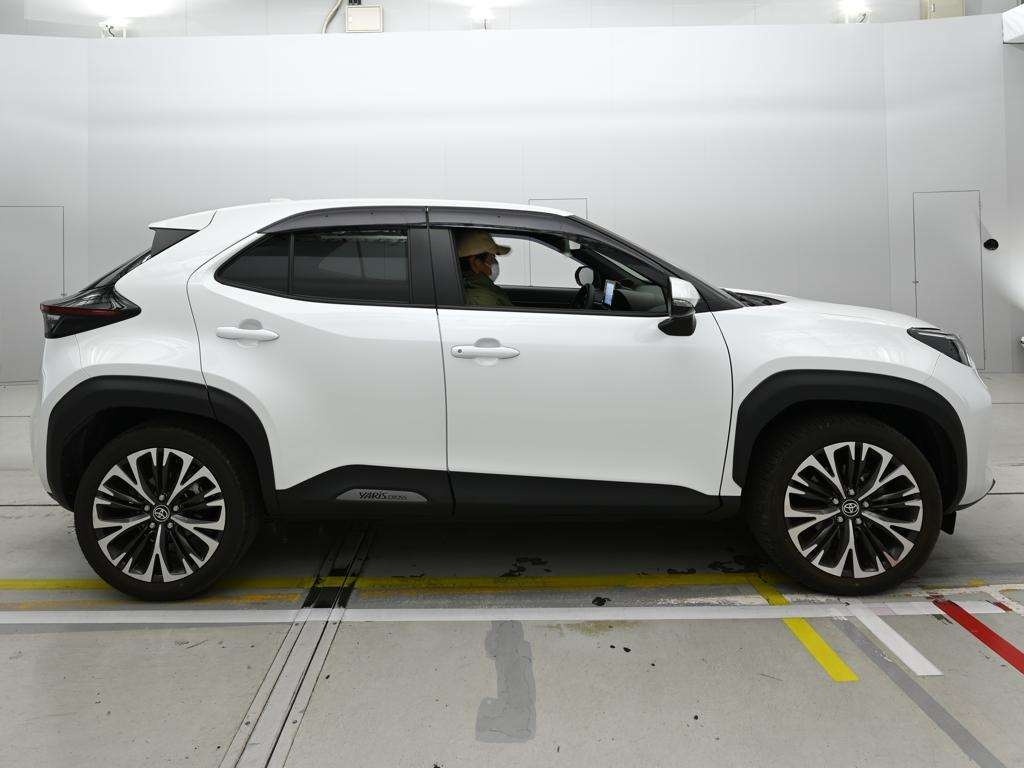 TOYOTA YARIS CROSS