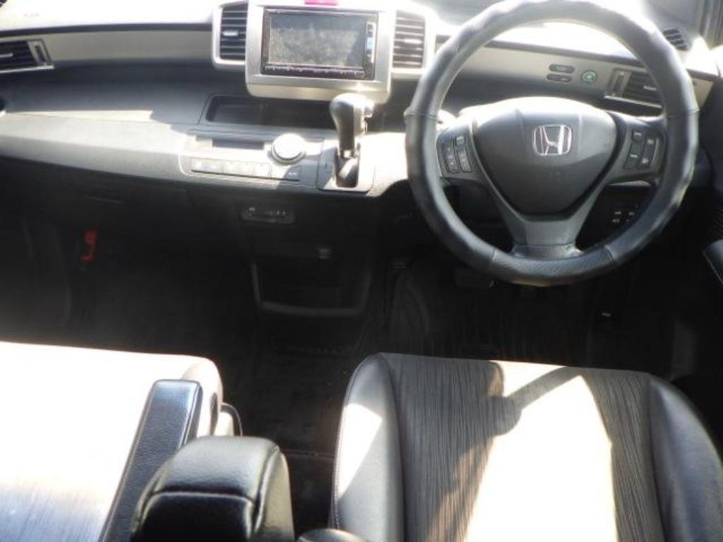 HONDA FREED SPIKE