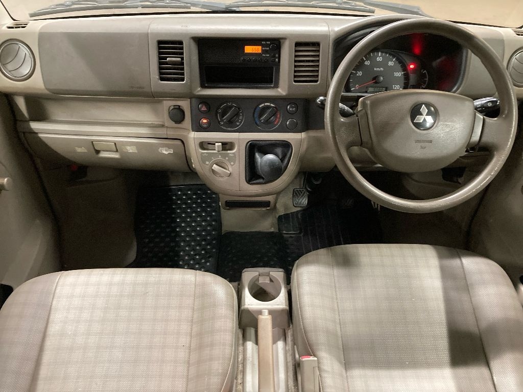 MITSUBISHI MINICAB
