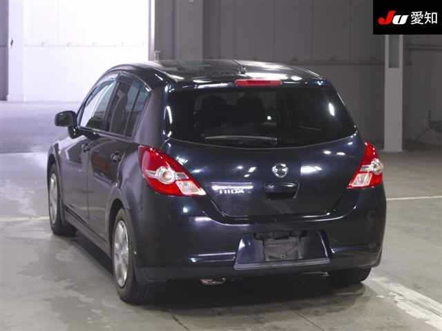 NISSAN TIIDA