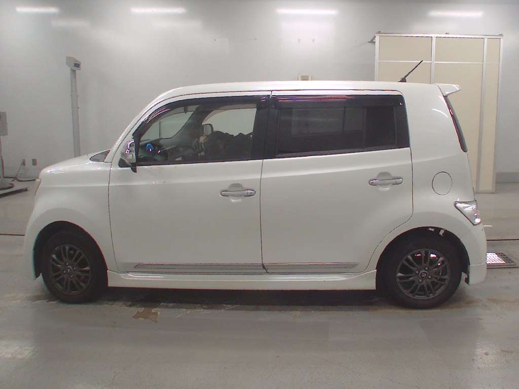 TOYOTA BB