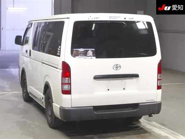 TOYOTA REGIUS ACE